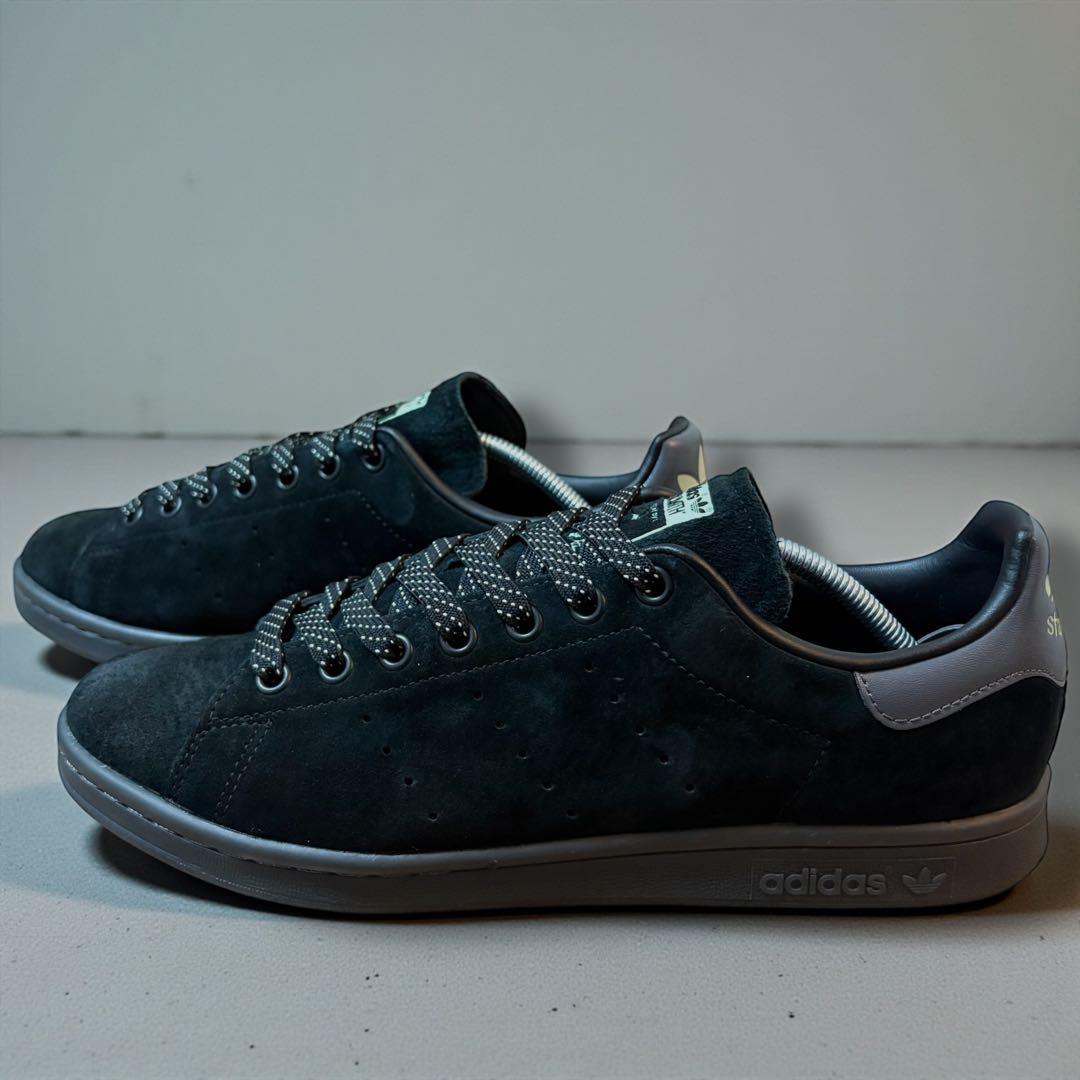 【ティファニーブルーの名品】アディダス　スタンスミス　ブラックスウェード
