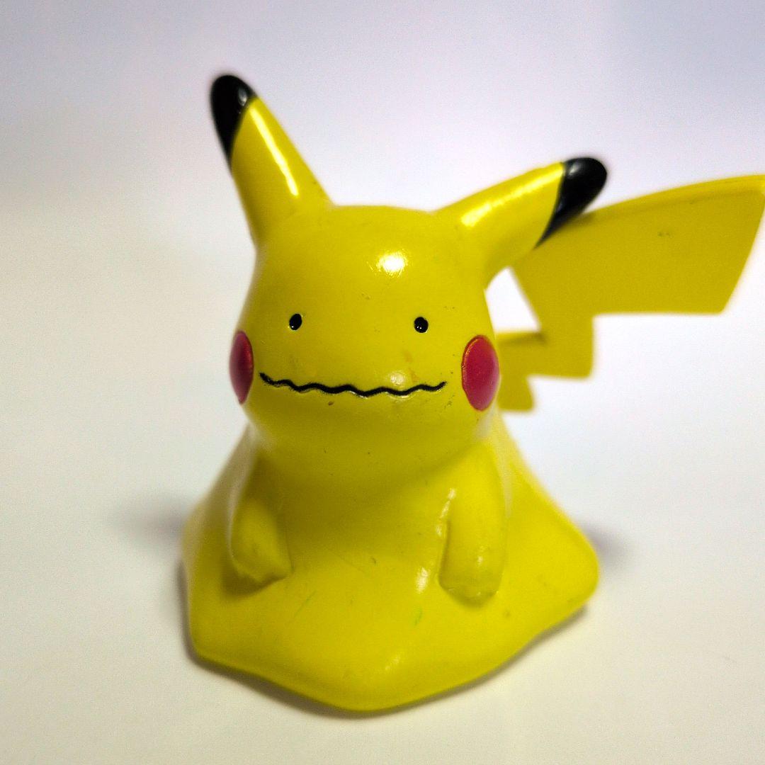 モンコレ初期【ピカチュウにへんしんしたメタモン】ポケモンフィギュア