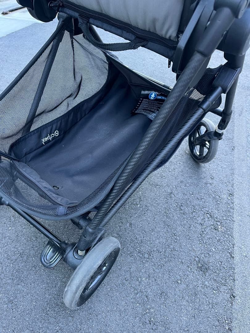 サイベックス　メリオ　カーボン　グレー ベビーカー