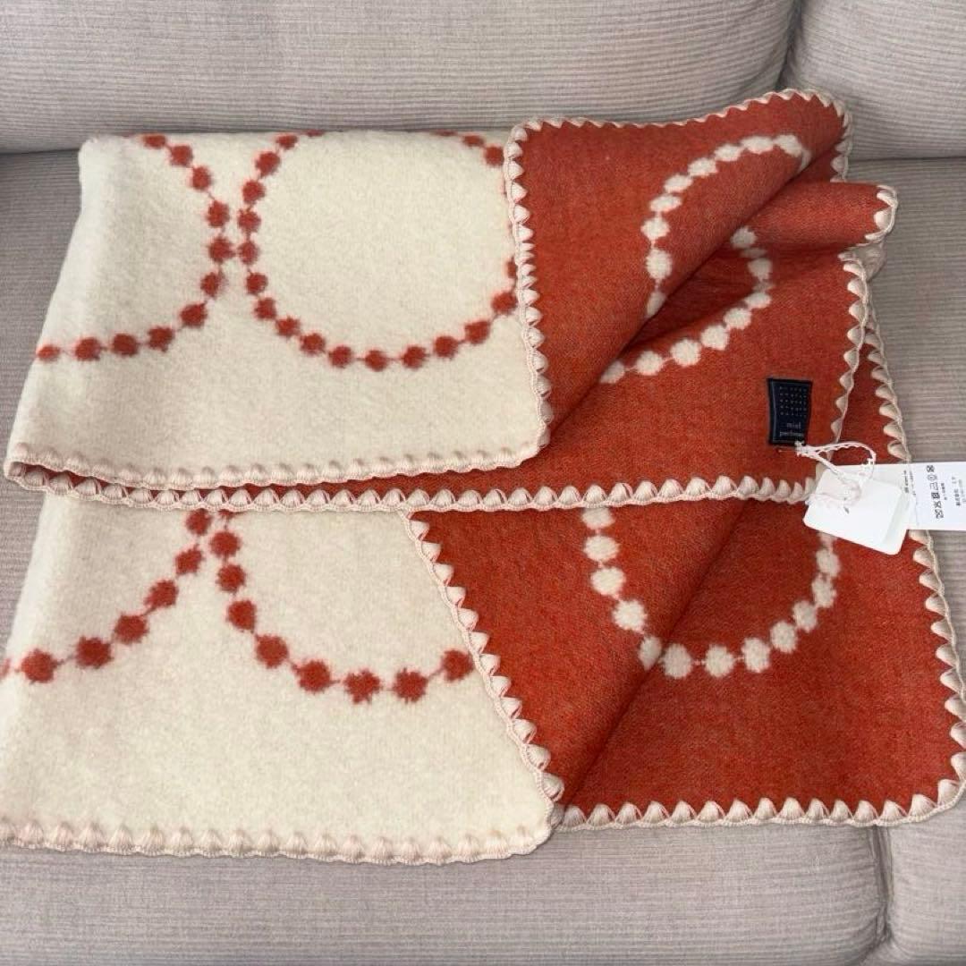 新品タグ付 ミナペルホネン タンバリン ブランケット ひざ掛け 赤ウール100%