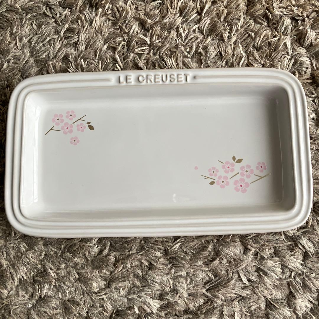 レクタンギュラープレート　桜　sakura ル・クルーゼ　LE CREUSET