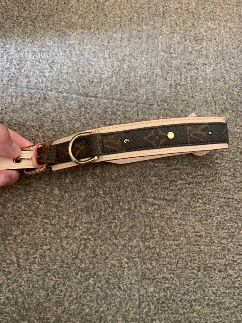 ルイ・ヴィトン レザー　犬首輪 スタッズ付き　louis vuitton