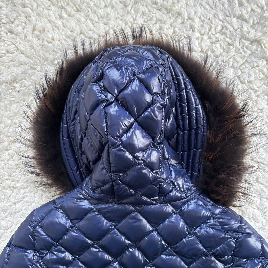 ぱどのん　タトラス ダウンコート 紺　02 Ｍ　ラクーンファー　ベルト