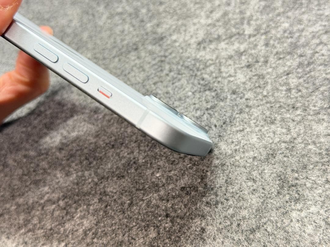 1週間限定価格！iPhone15 SIMフリー ブルー 256G ケース付　美品