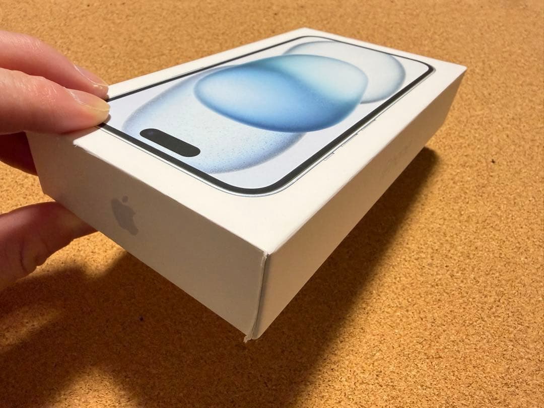 1週間限定価格！iPhone15 SIMフリー ブルー 256G ケース付　美品