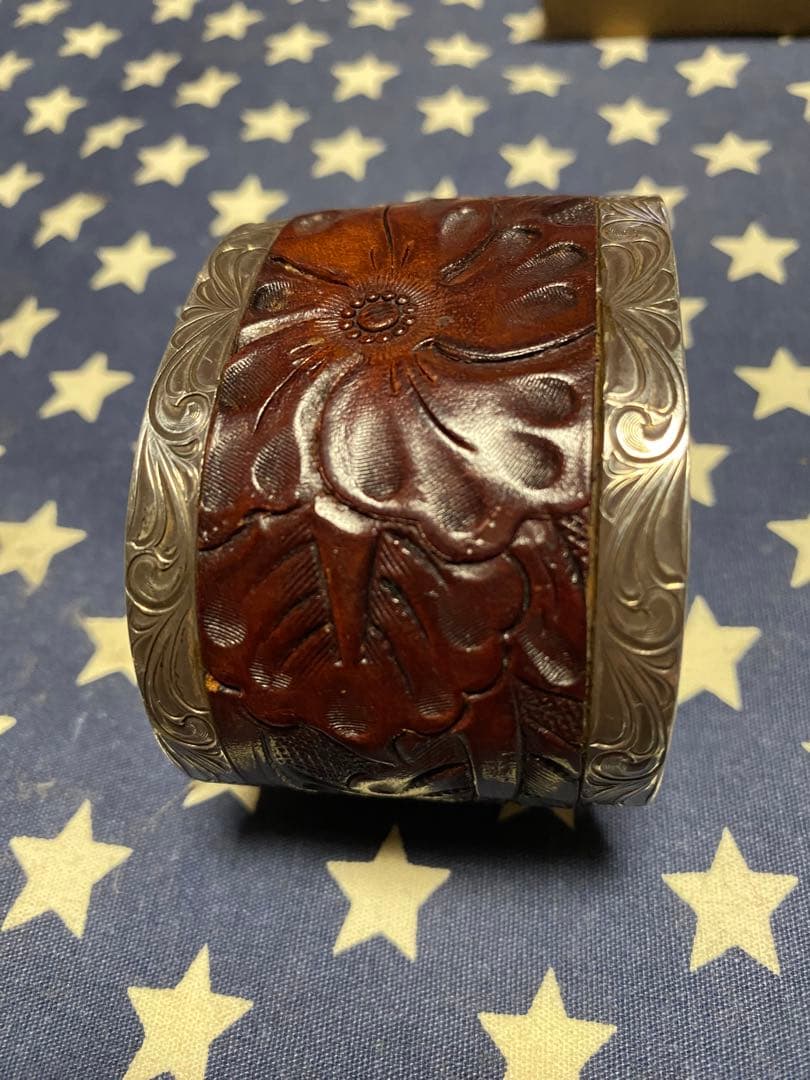 2*t様 花柄彫刻 レザー スターリングシルバーバングル(Vog t)