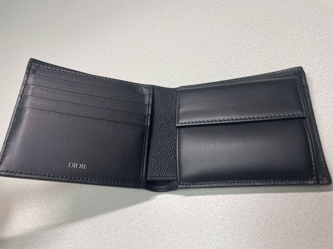 も*ん様 DIOR ディオール ロゴ型押し 二つ折り財布 ブラック【美品】
