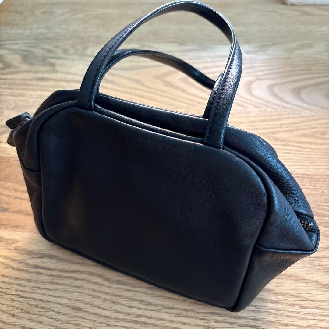 < a >アー Boston S size / Black