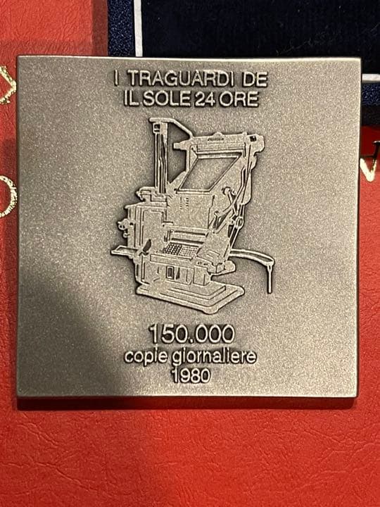 アルナルド・ポモドーロ イタリアの彫刻アーティストメダルサイン入りアート