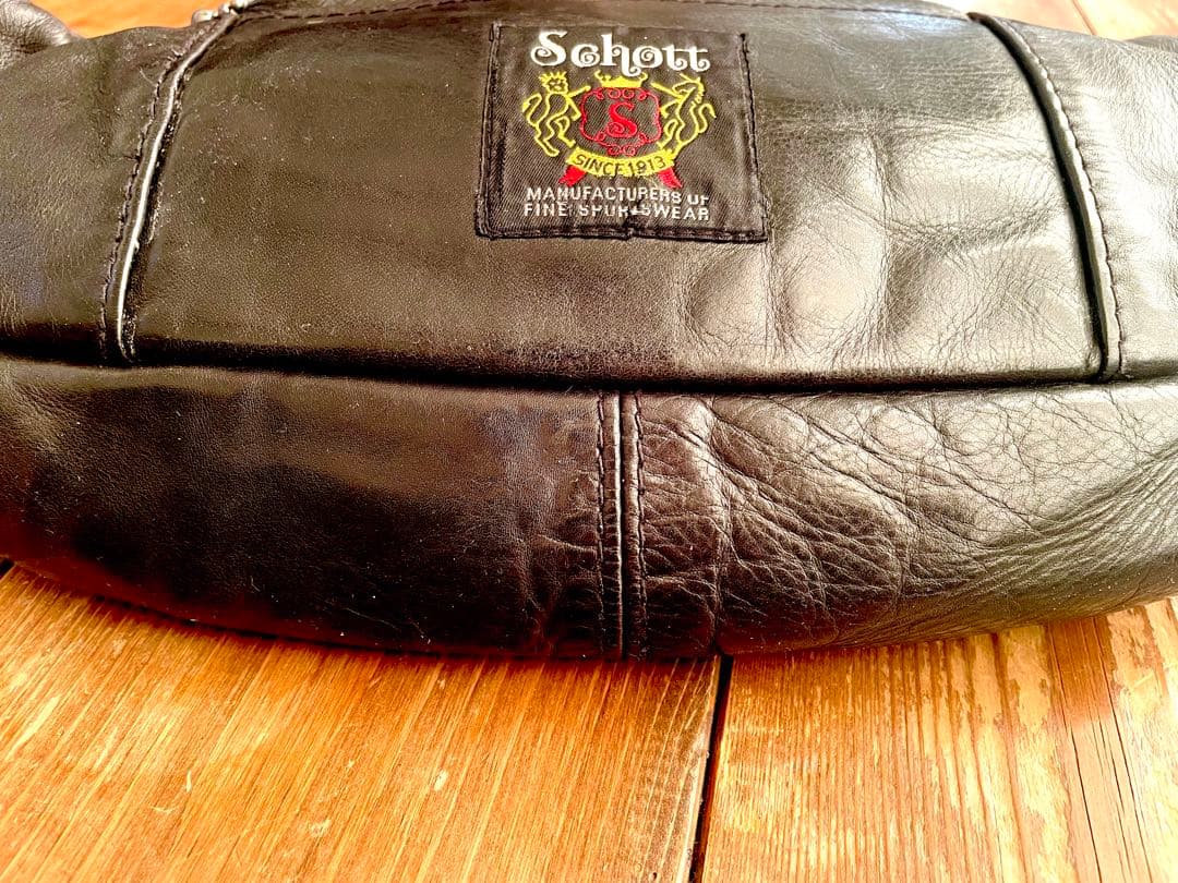 初期　Schott ブラックレザー ボディバッグ　カスタム