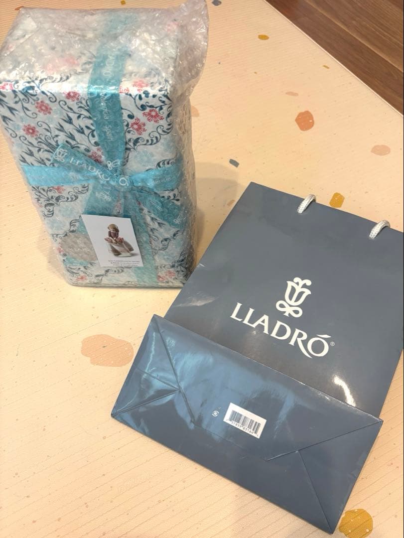 ※希少　LLADRO（リヤドロ）　五月の花（スペシャルバージョン）【新品未開封】