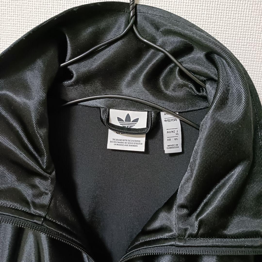 アディダス 黒 ファイヤーバード 女性XL フィッティド 短丈光沢 ジャージ上着