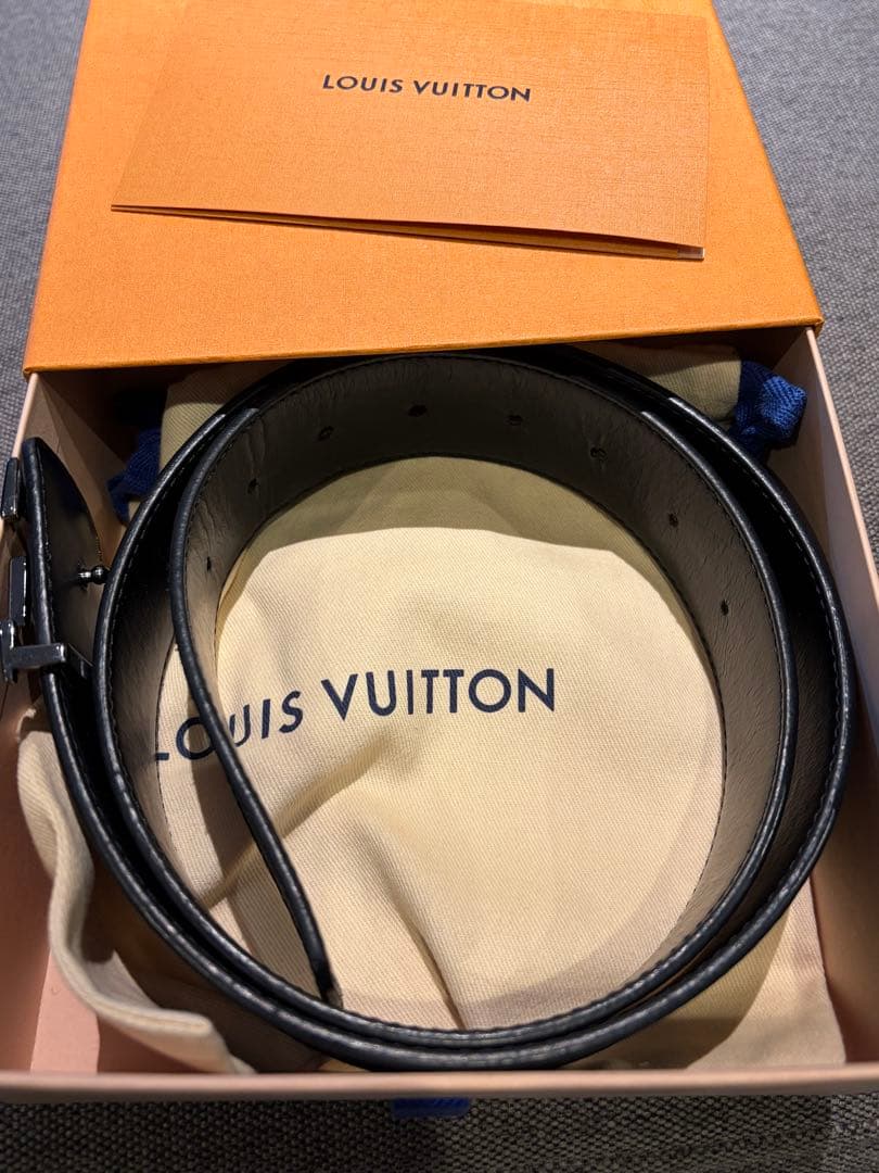 【匿名配送】Louis Vuitton ブラックレザーベルト M9043