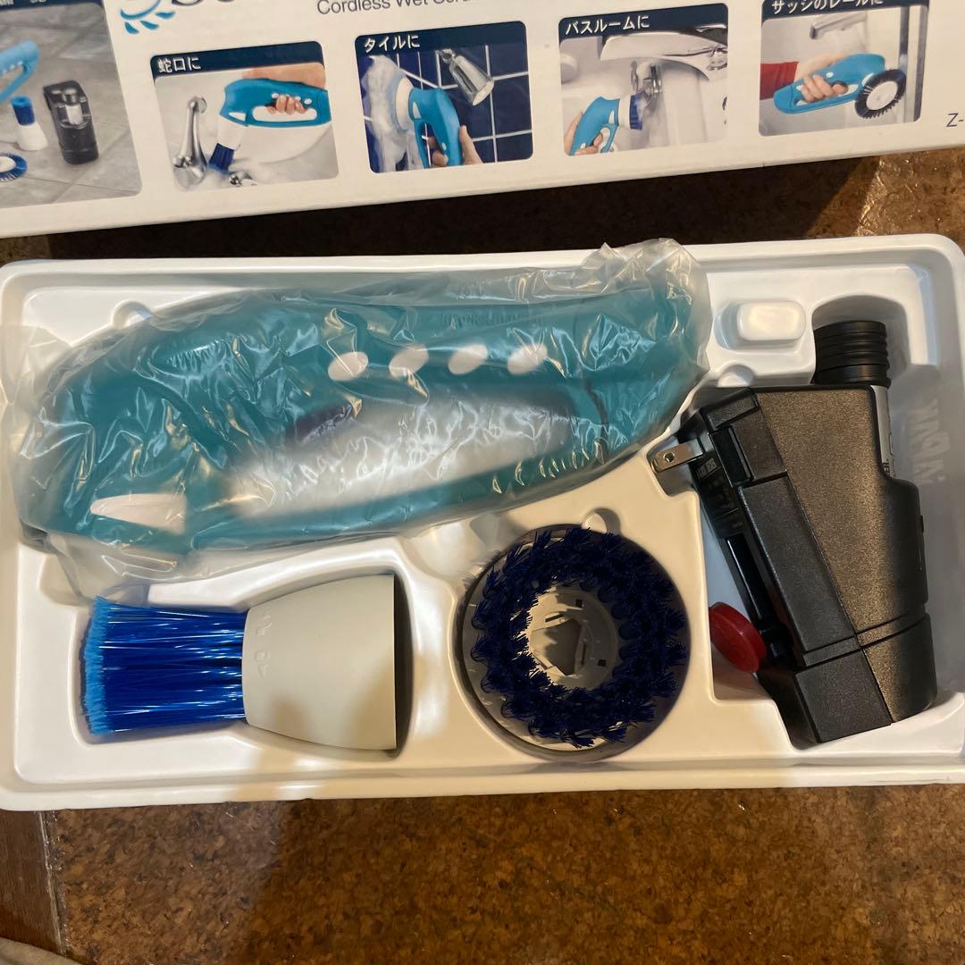 BLACK & DECKER ScumBuster コードレスウェットスクラバー