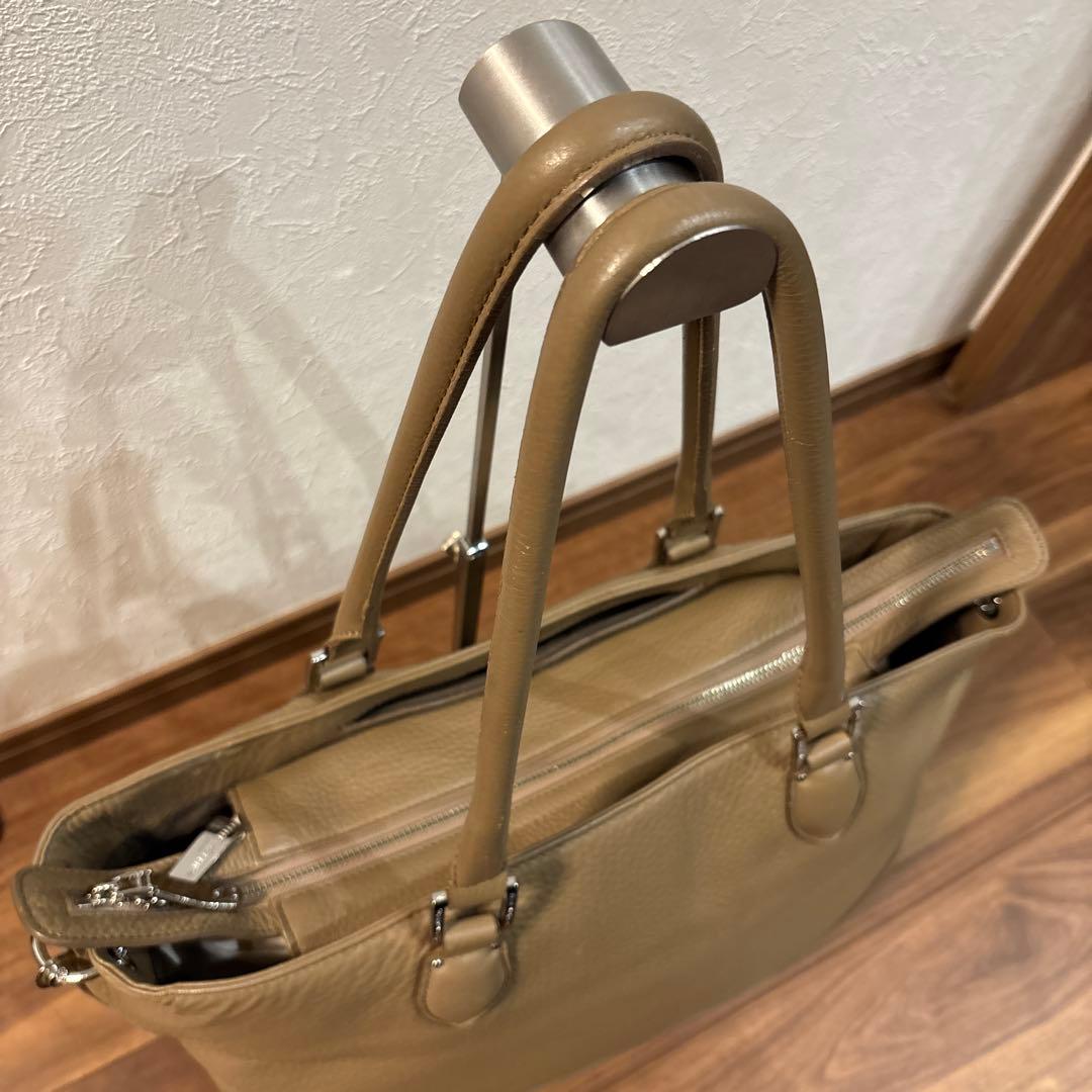 ペッレモルビダ メイデン ボヤージュ シュリンクレザートートバッグ レザー本革製