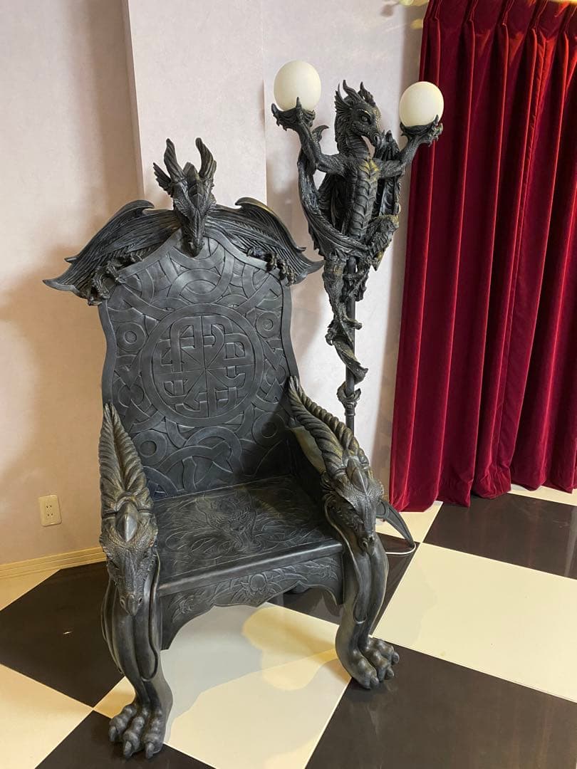 ドラゴンの椅子　飾ってただけで未使用