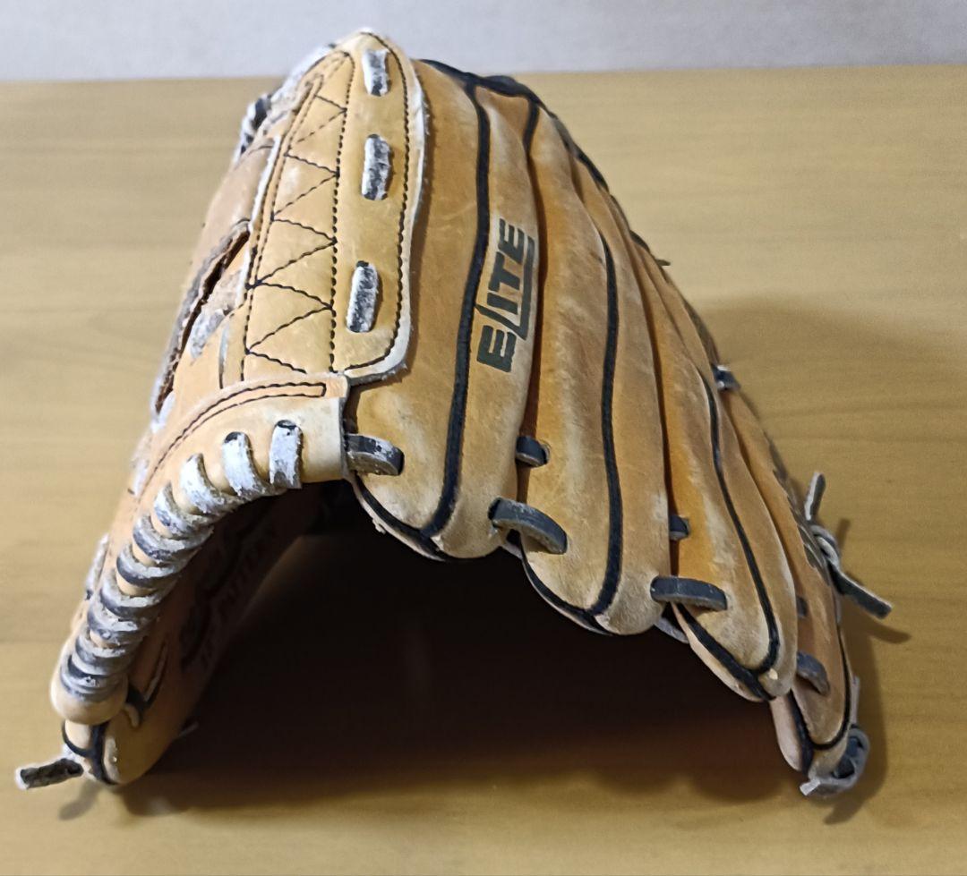 ウィルソン A1665 Elite5 シリーズの野球グローブ