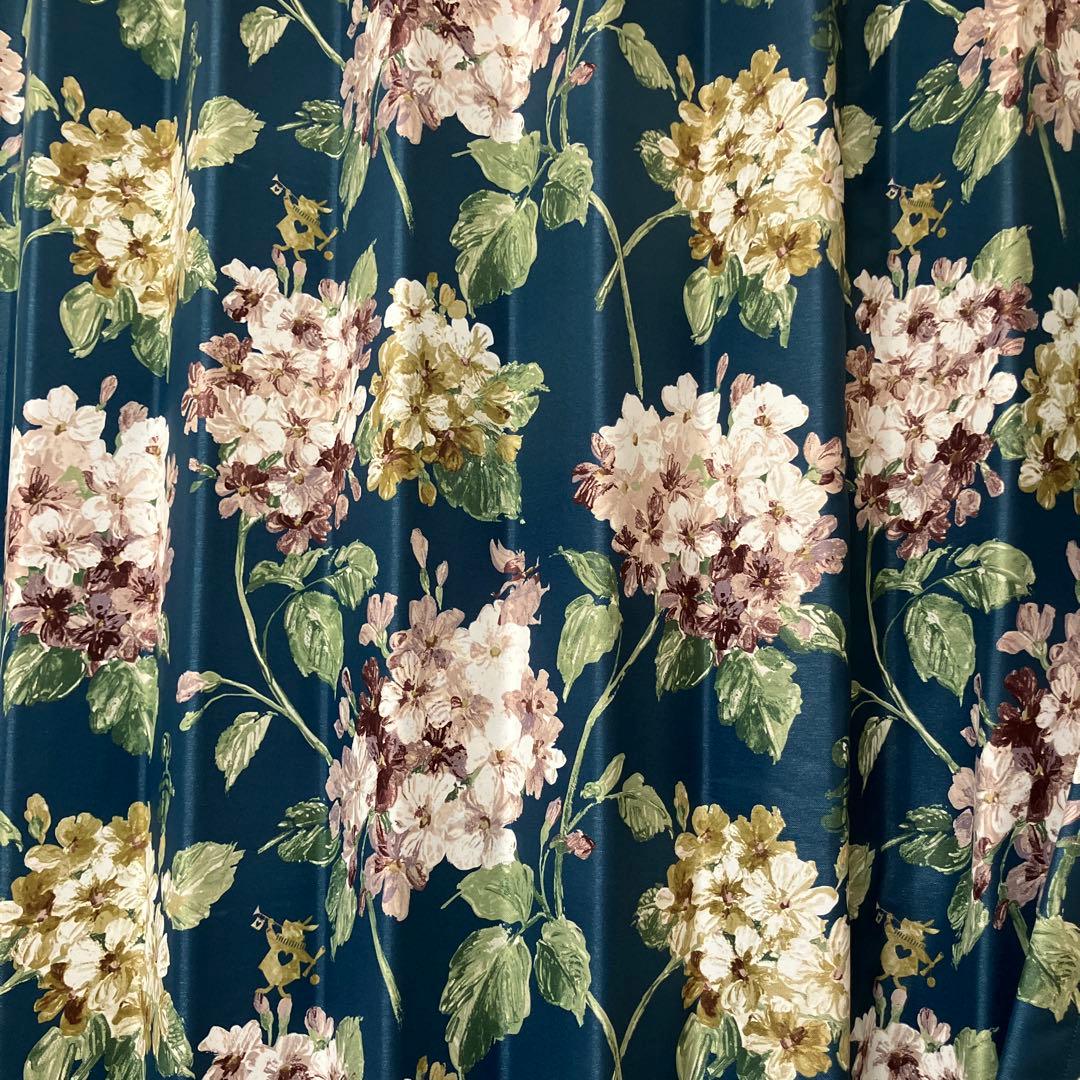 遮光2級　幅133✖️丈229不思議の国のアリス　ドレープカーテン（1窓分　2枚）