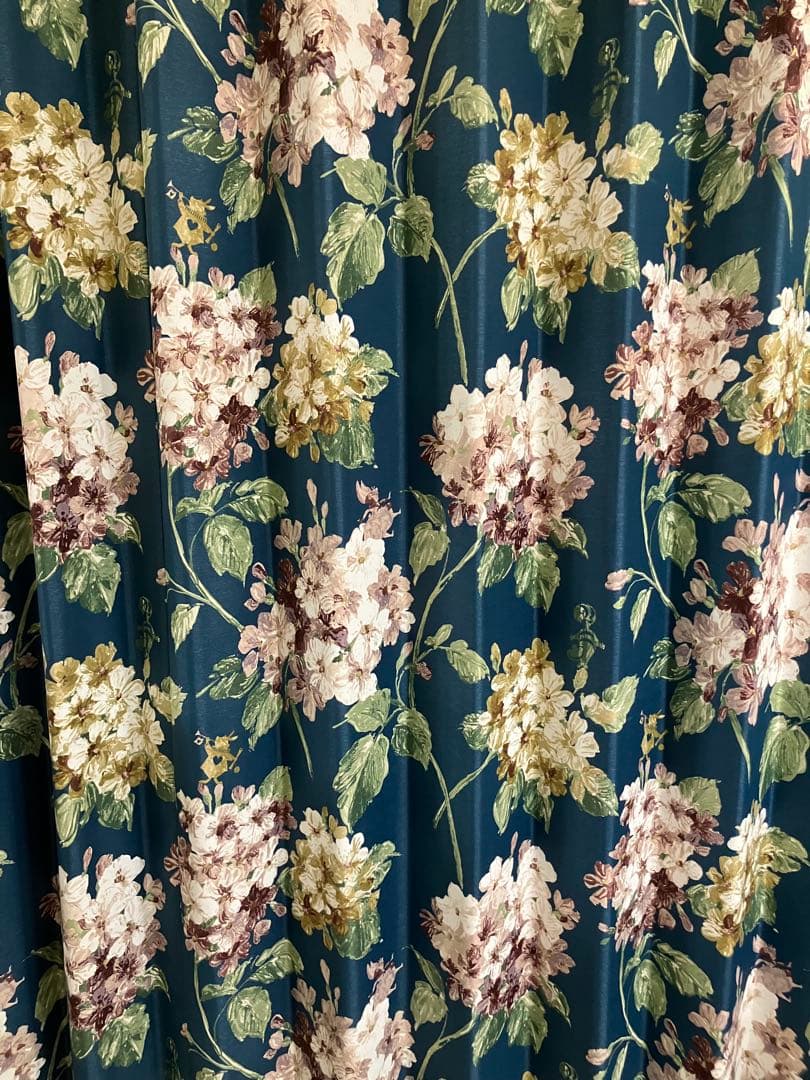 遮光2級　幅133✖️丈229不思議の国のアリス　ドレープカーテン（1窓分　2枚）