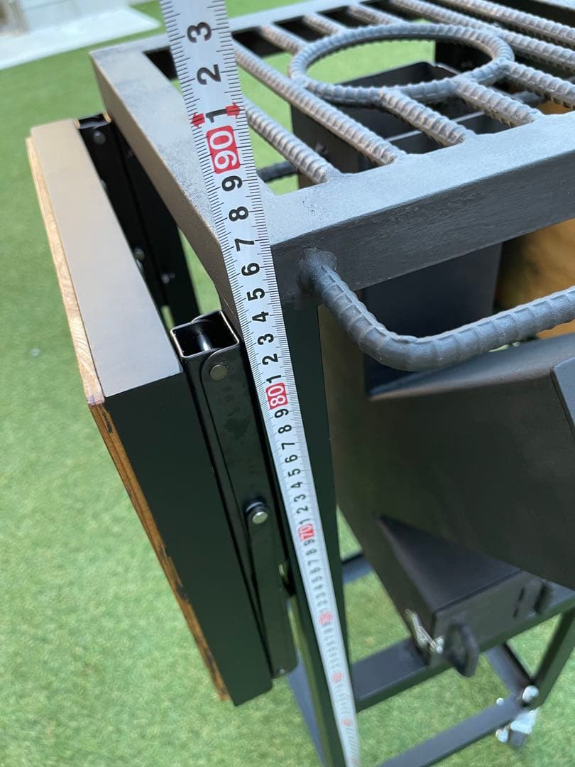 移動式折りたたみテーブル付きロケットストーブ