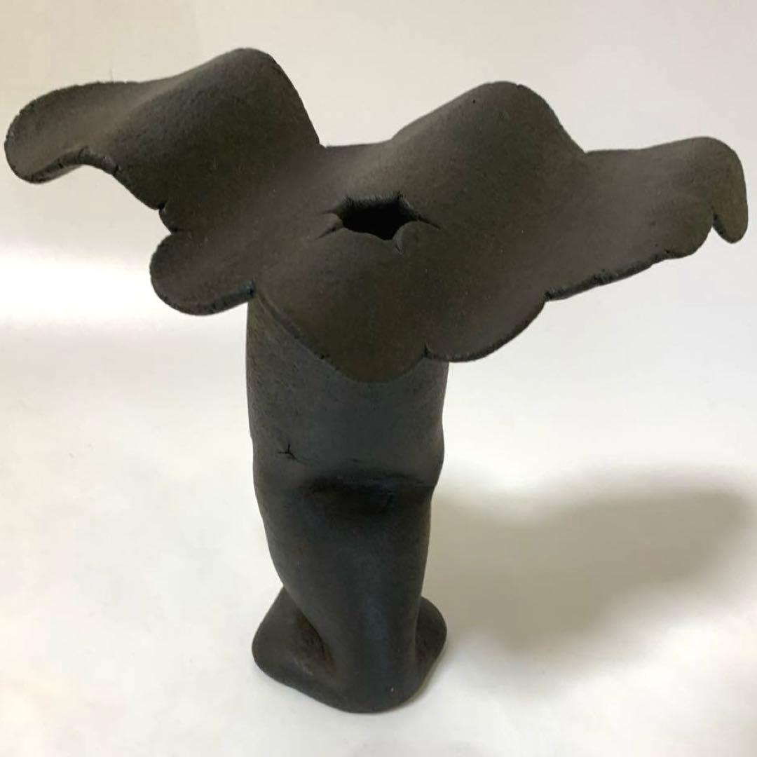 あらたにみさ子さん作　黒陶花入　銘「浮き雲」　共箱・共布・陶歴付