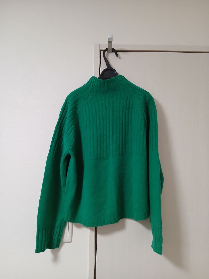 セオリーリュクス　グリーン　セーター 38サイズ