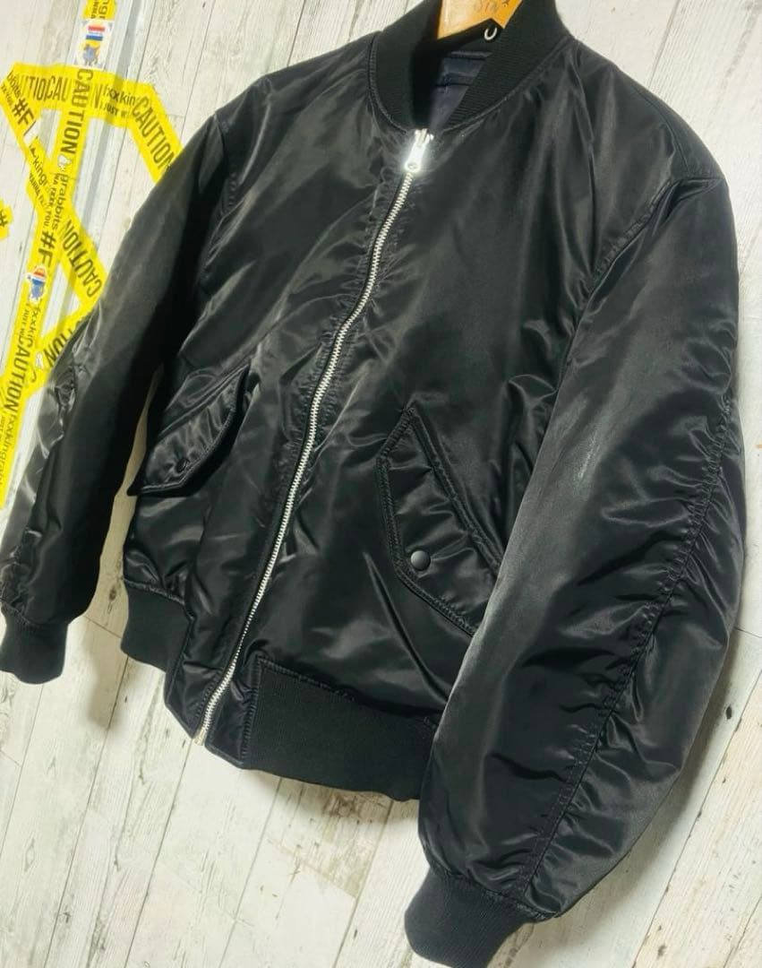 極名作 UNIQLO MA-1 2wayフライトジャケット 光沢 黒 紺 短丈