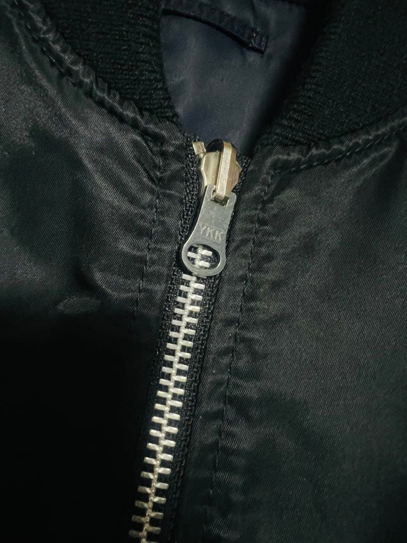 極名作 UNIQLO MA-1 2wayフライトジャケット 光沢 黒 紺 短丈