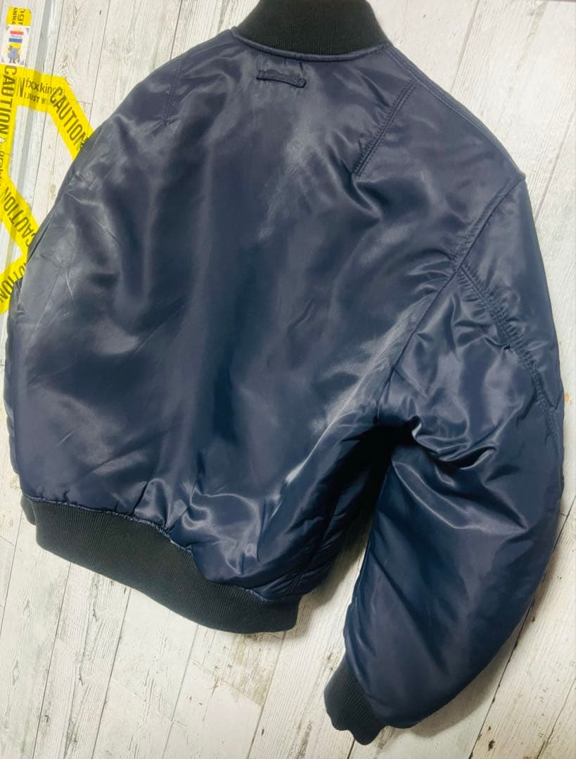 極名作 UNIQLO MA-1 2wayフライトジャケット 光沢 黒 紺 短丈