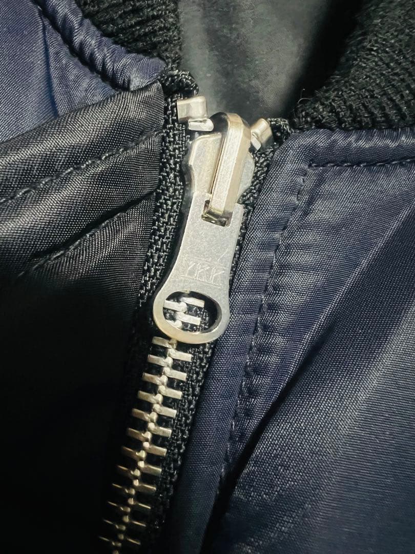 極名作 UNIQLO MA-1 2wayフライトジャケット 光沢 黒 紺 短丈