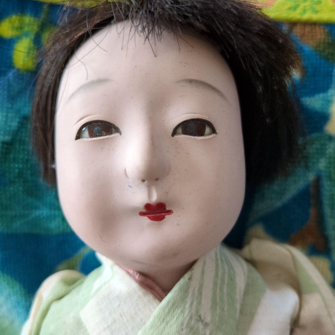 おちょぼ口の市松人形