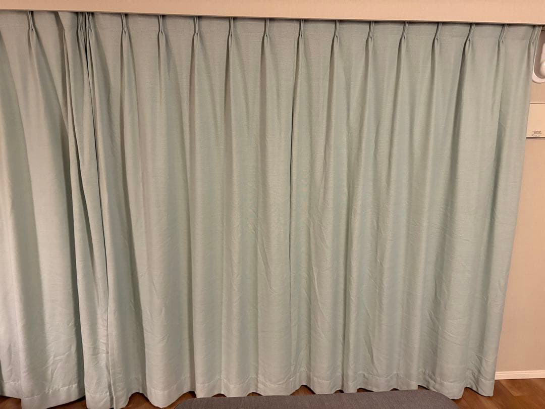 サンゲツ　カーテン2枚組み　195cm X 200cm