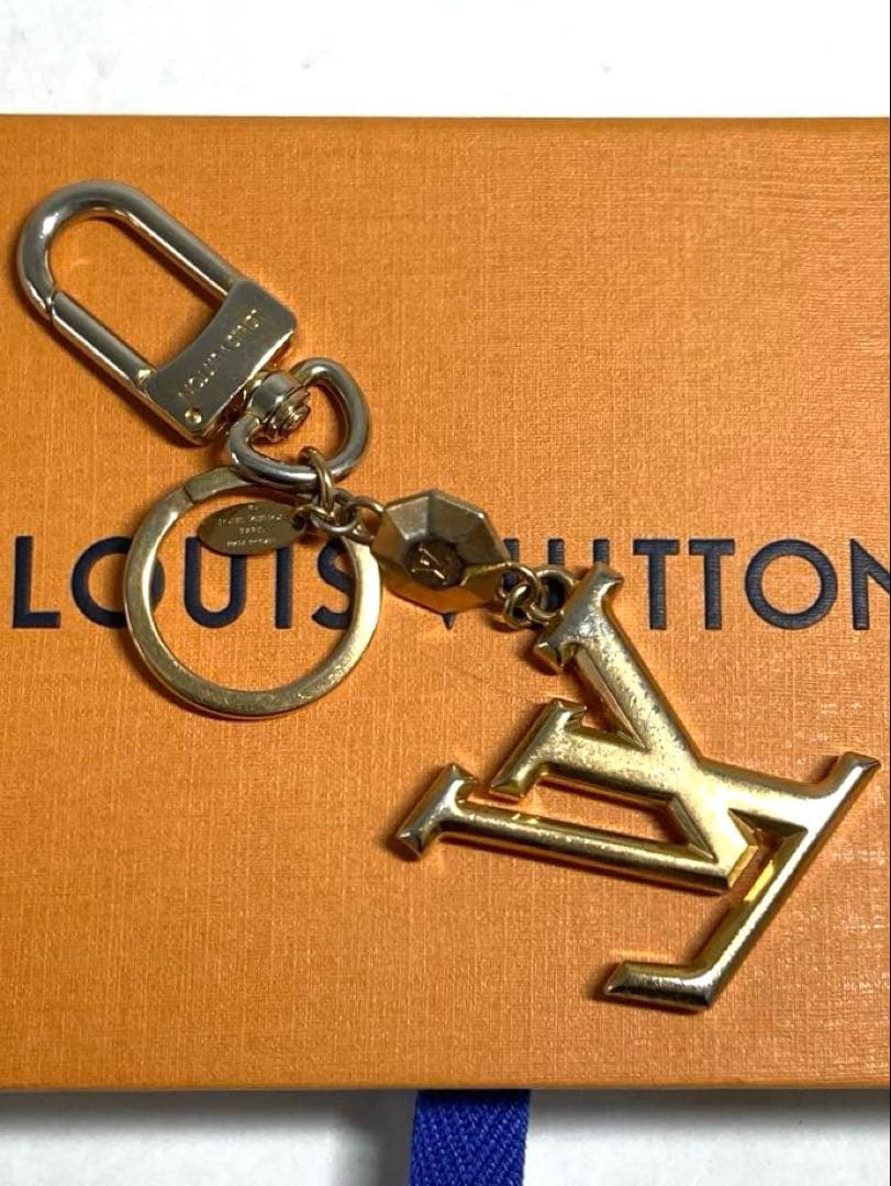 ルイヴィトン　ポルトクレ　LV ファセット　キーホルダー　チャーム　箱付き
