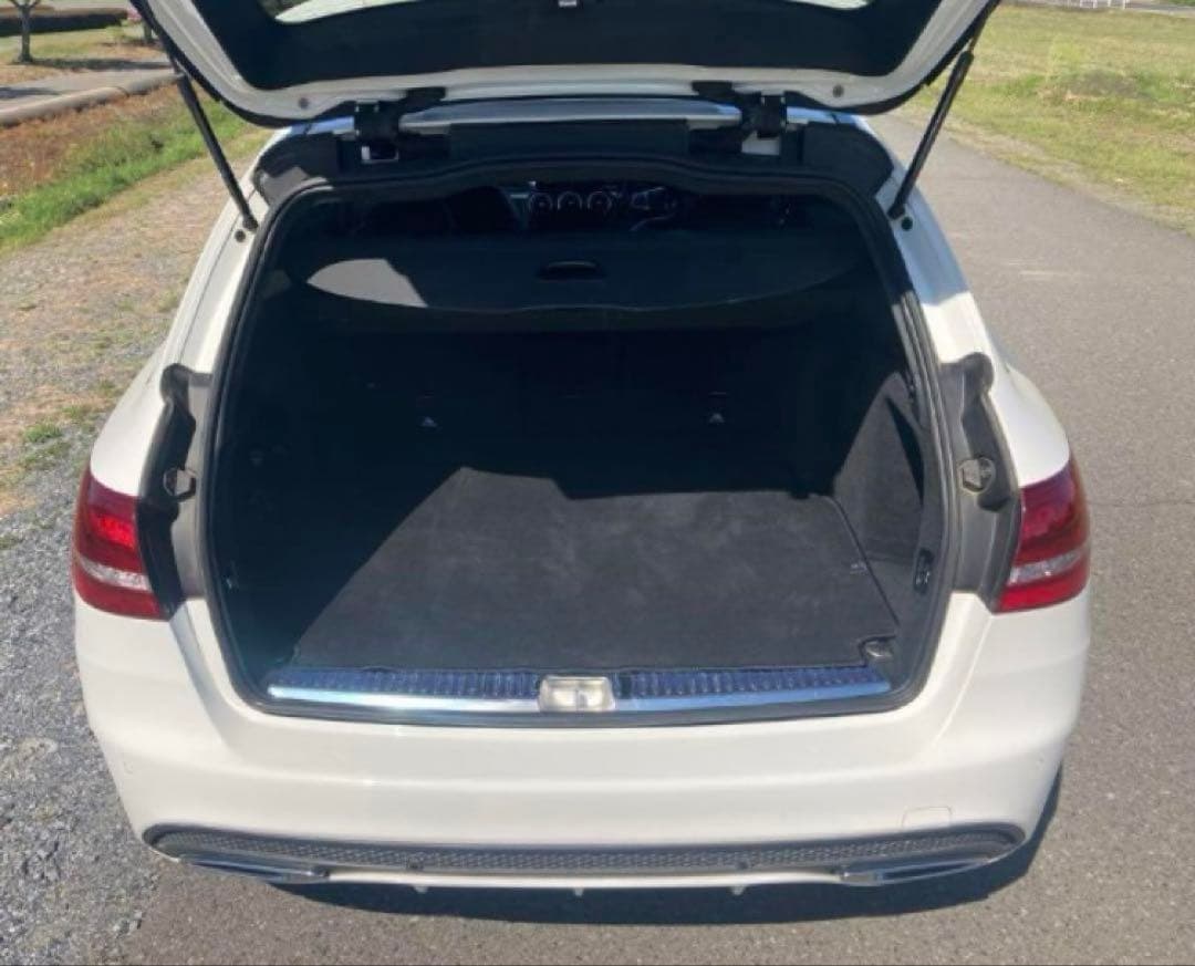 w205 cクラスステーションワゴン　トノカバー 中古　美品
