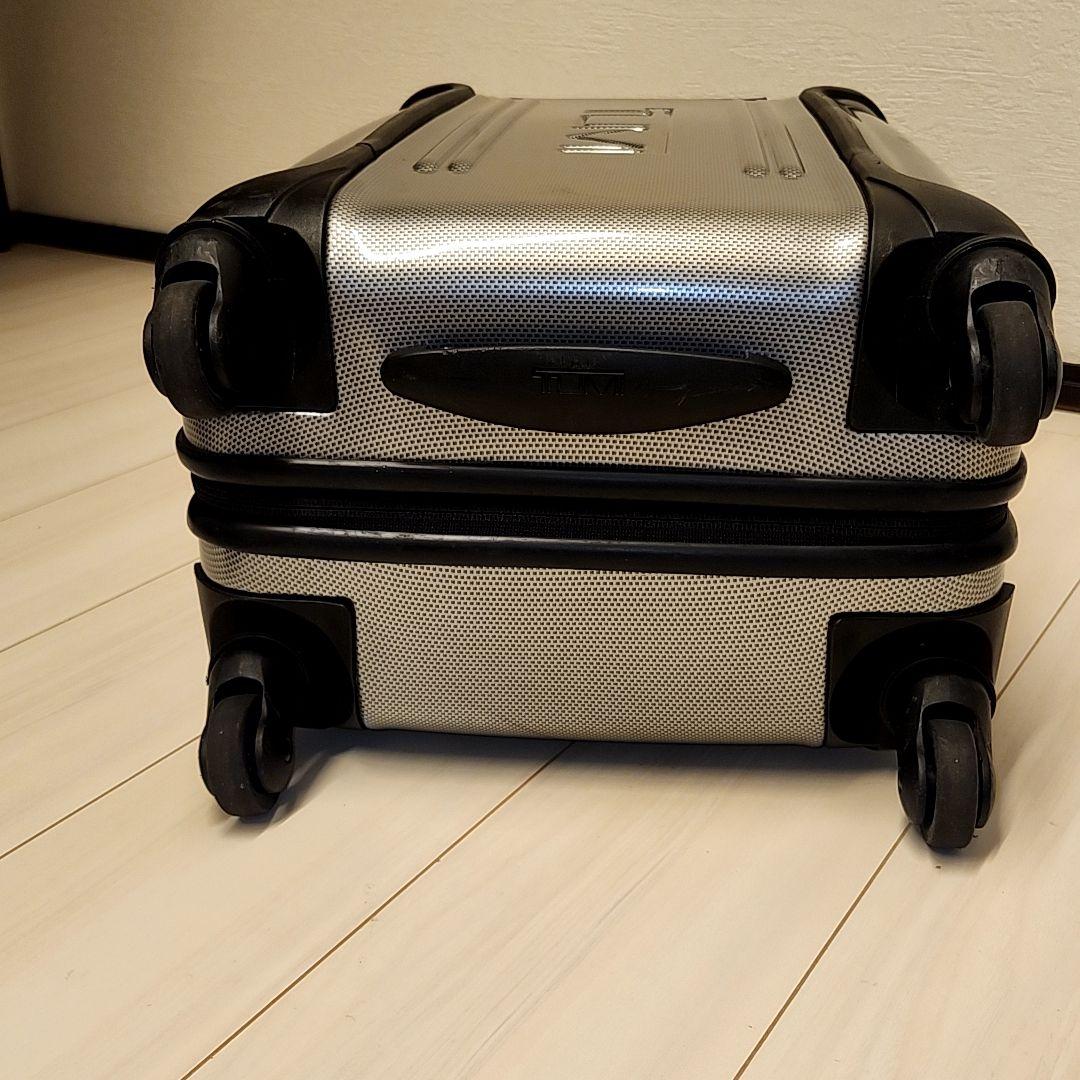 TUMI カーボン柄　4輪スーツケース キャリーケース　VAPOR