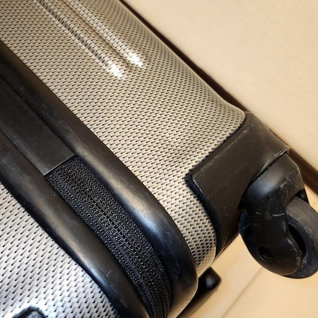 TUMI カーボン柄　4輪スーツケース キャリーケース　VAPOR