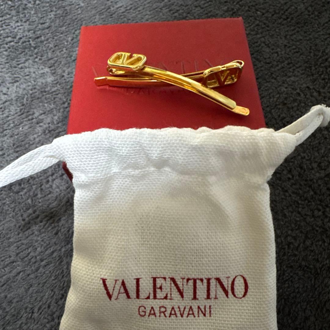 VALENTINO Vロゴ シグネチャー ヘアクリップ