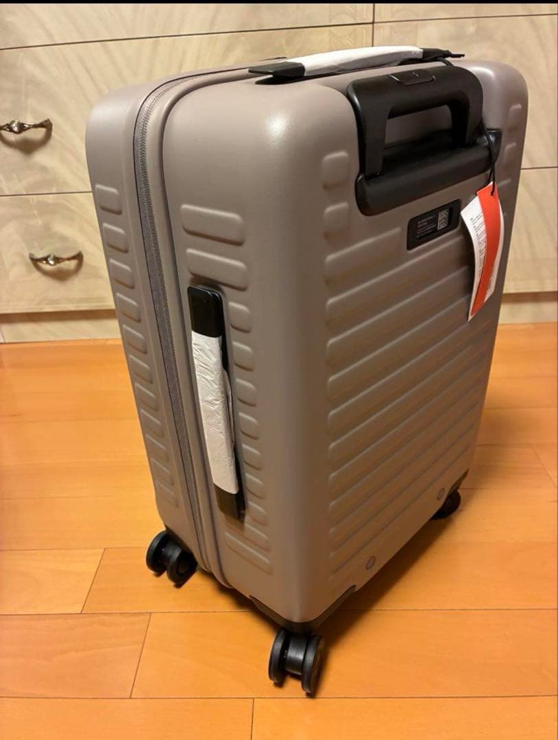 新品　未使用　LOJEL ロジェール Cubo S グレー37（42）L