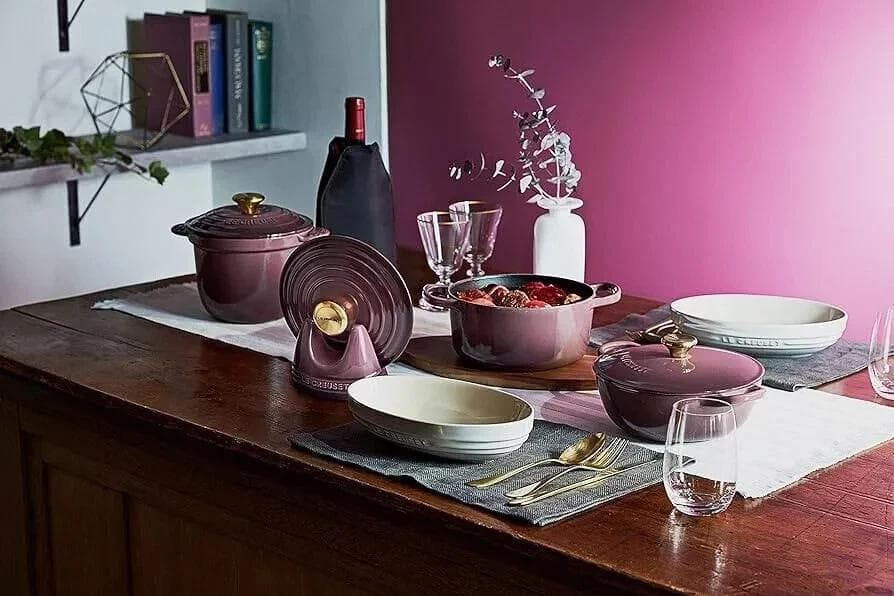 ル・クルーゼ　ココットロンド 22cm フィグ　ゴールドノブ　新品