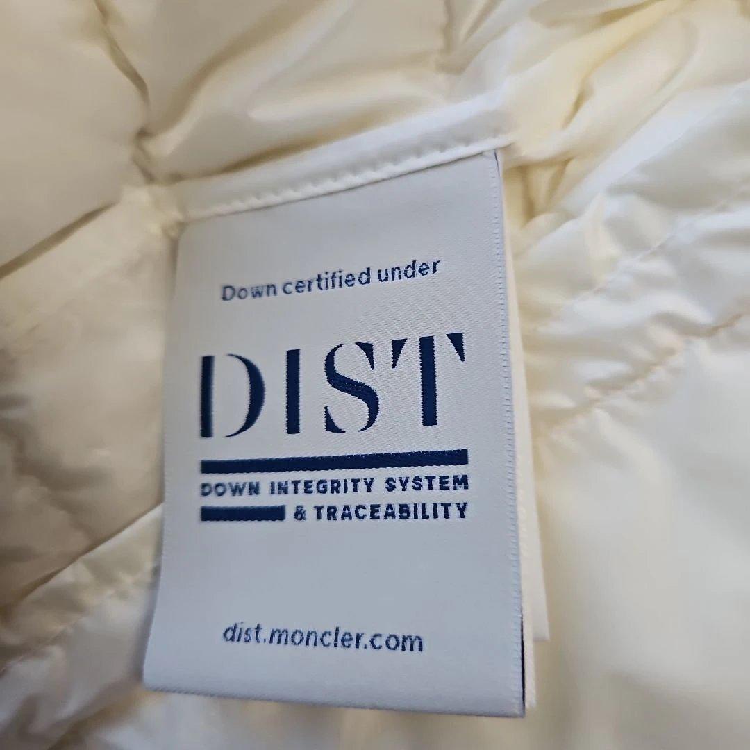 めぐママ　モンクレールGIROUXフード付きホワイトダウンジャケット