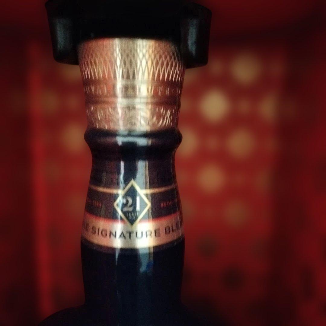 ロイヤルサルート21シグナチュアーブレンド ウイスキー　未開封新品