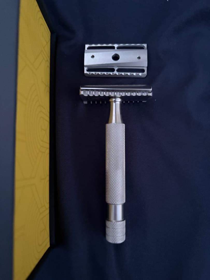 Above the Tie S1両刃カミソリ　SB・OC