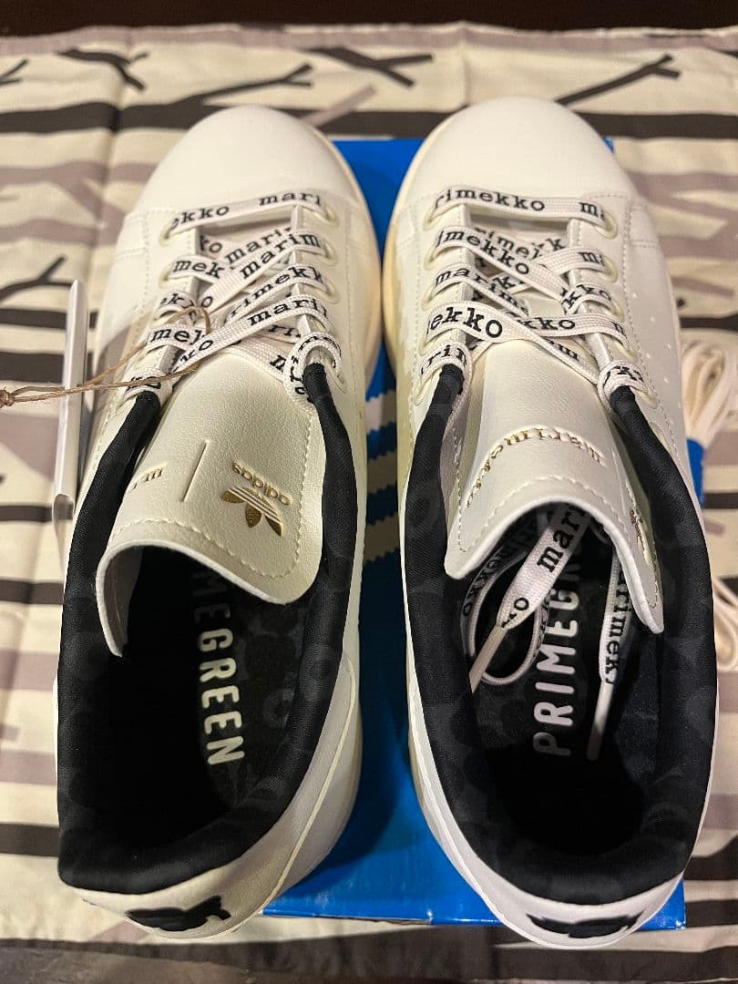 adidasスタンスミス×マリメッコ