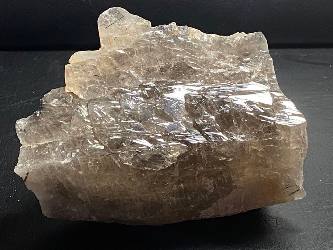 ザギマウンテンクォーツ　ザギ水晶　ザキ鉱山　923g