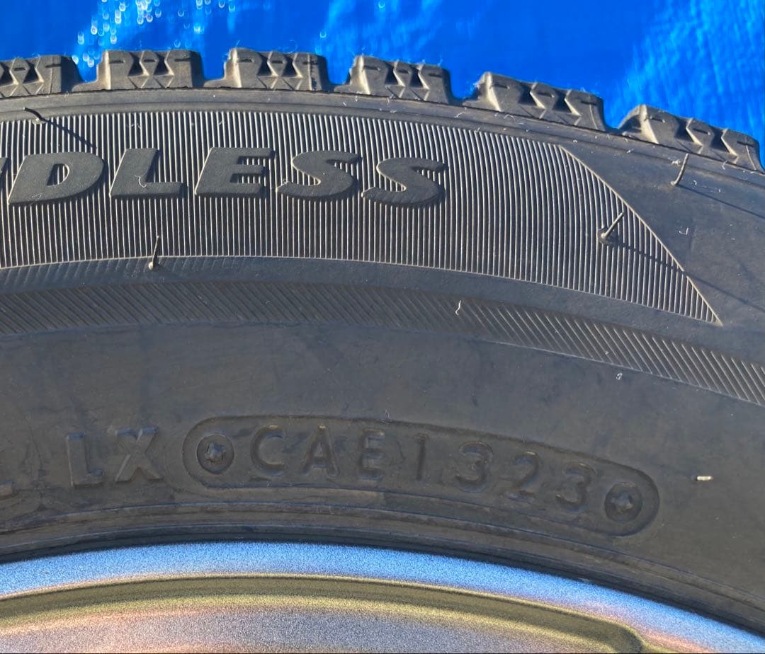 Eric様 ブリヂストン VRX2 185/65R15 スタッドレス4本セット