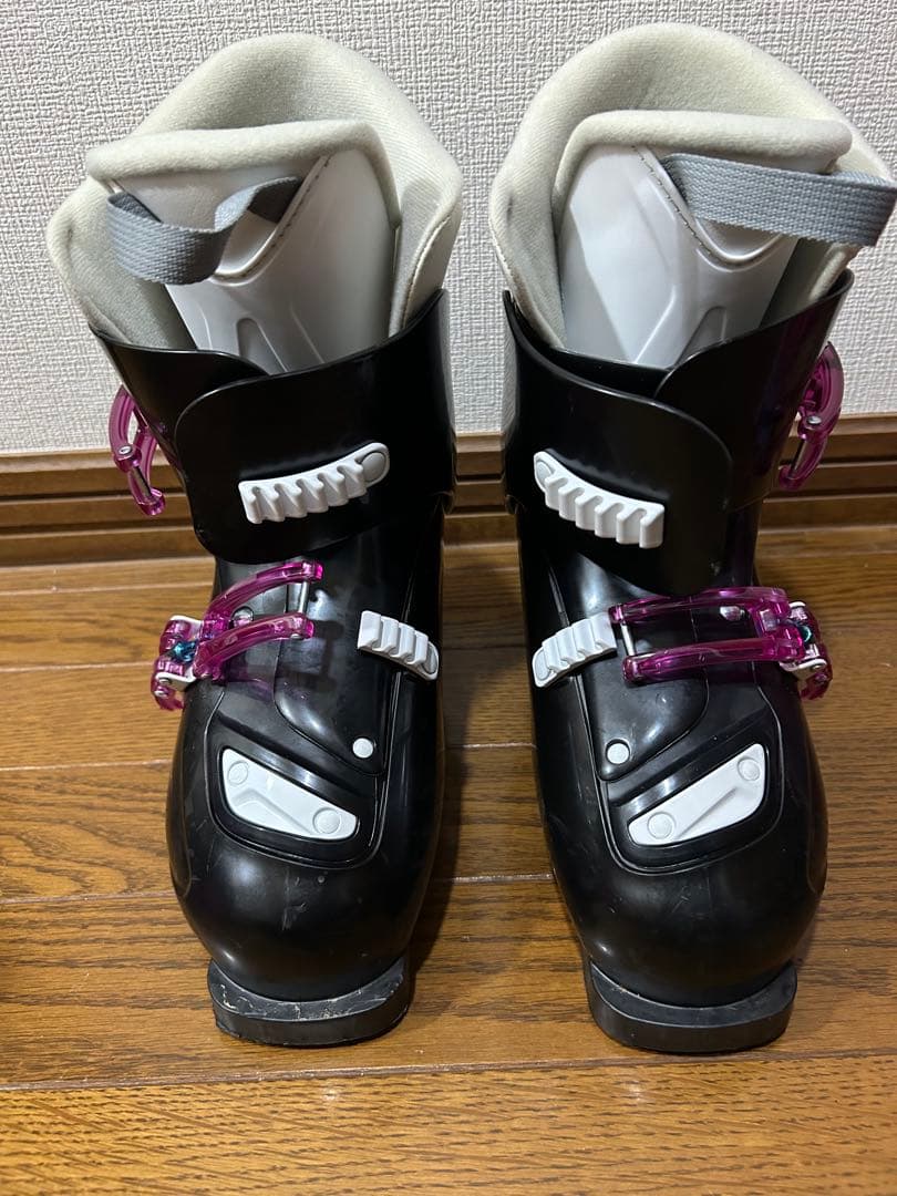 ジュニア　ピンクデザイン スキー板 、ポール、スキー靴セット