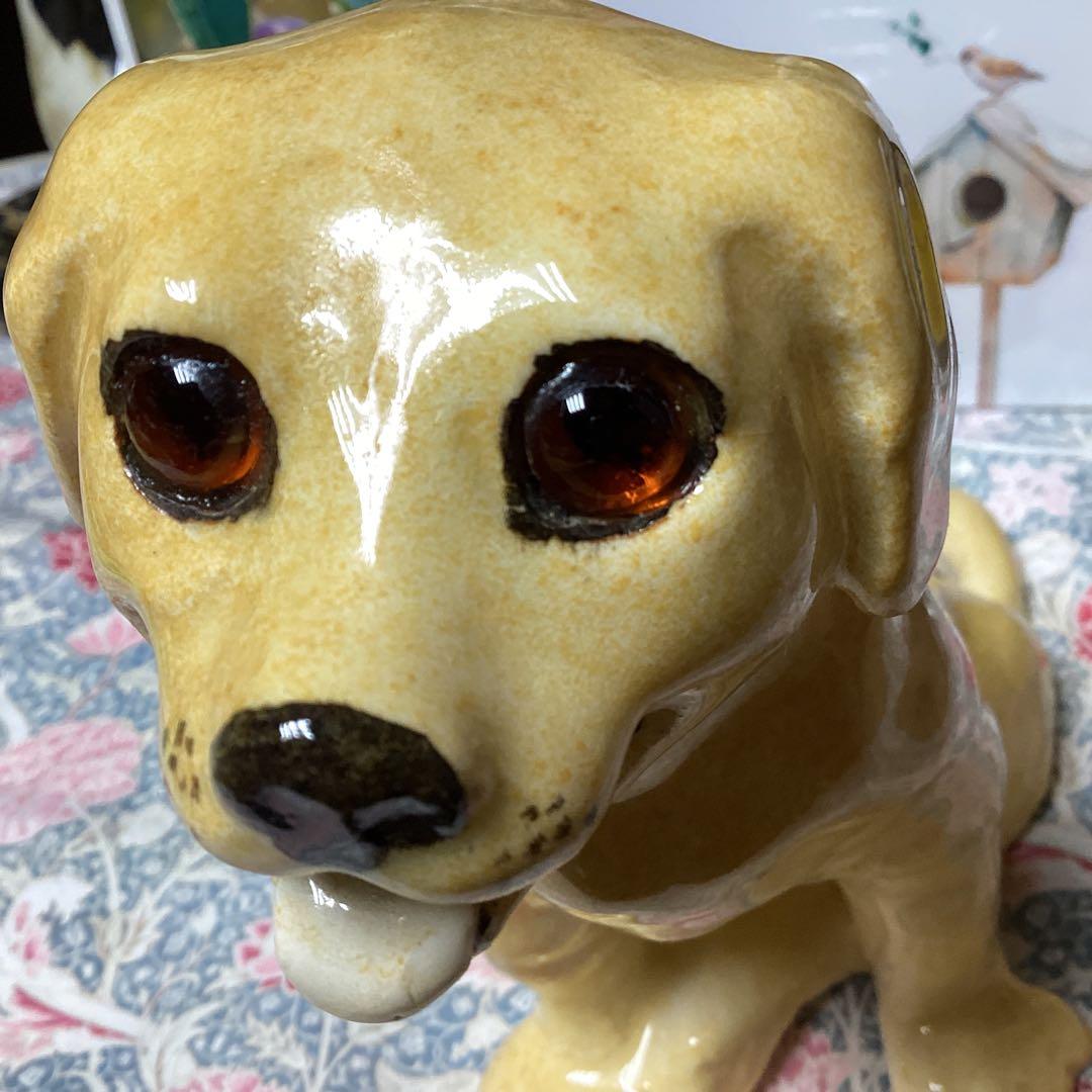陶器製犬の置物 クリーム色ウィンスタンレイ女史のゴールデンレトリバー、サイズ2