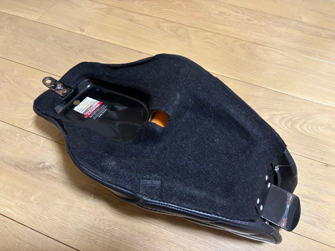 バイクシート ブラック ダイヤモンドステッチ