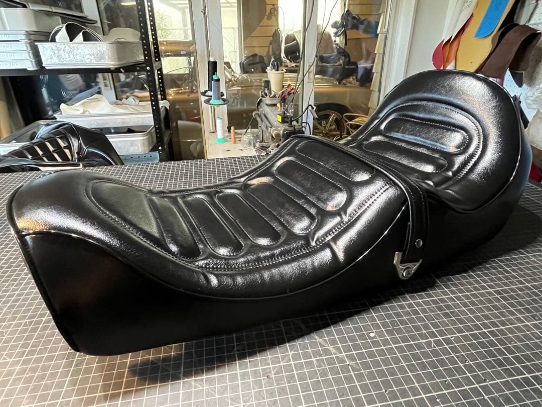 ぽ*ん様 GS400黒艶ダブルアンコ抜きチョビ猫シートゲルザブ加工済み