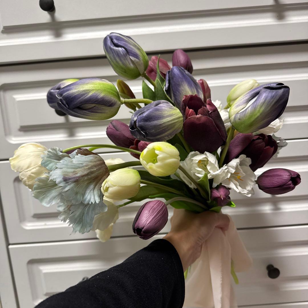 アーティフィシャルフラワーブーケ　ブートニア、花瓶付き